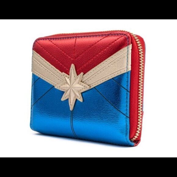 Classic Captain Marvel Metallic Zip Around Wallet - Picture 3 of 5